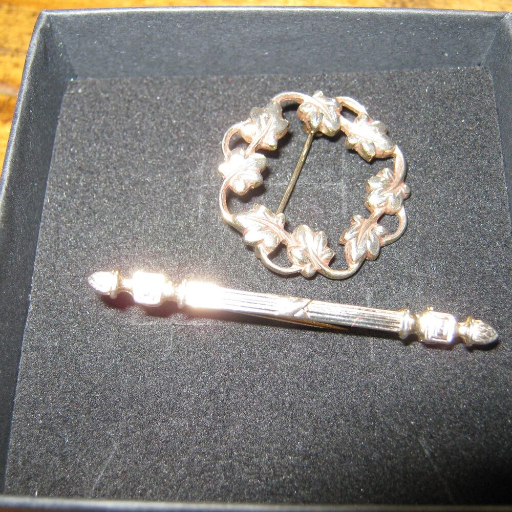 Vintage Preppy Pin Set - Picture 7 of 7